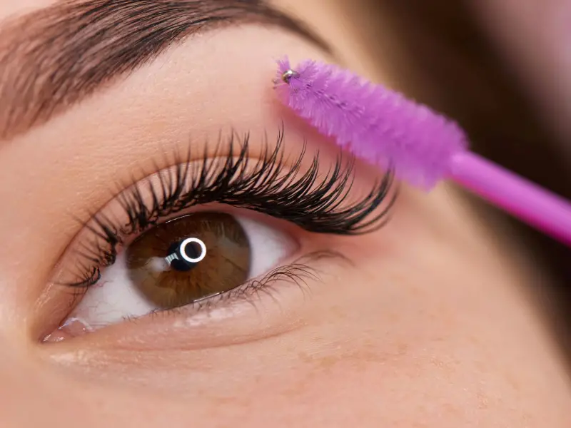 Szempilla- és szemöldökkezelések Szempilla- és szemöldökkezelések